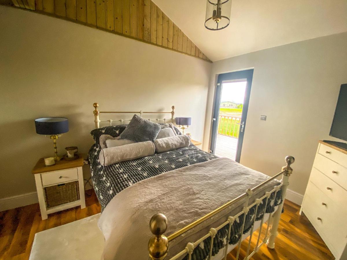 4Bed Lodge Sleeps8-Pet Friendly-Hot Tub-Log Burner - B&B York