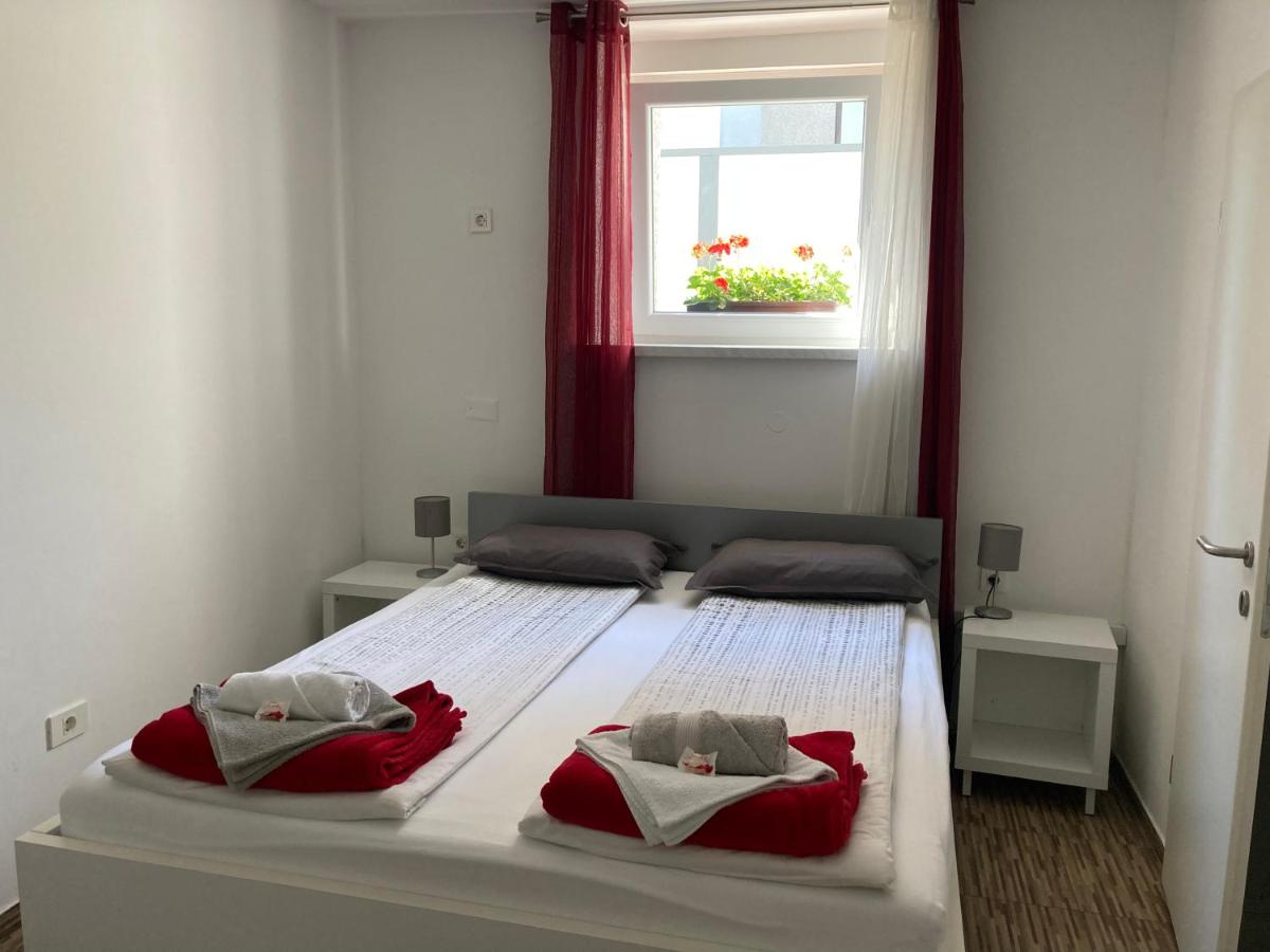 One-Bedroom Apartment (4 Adults)