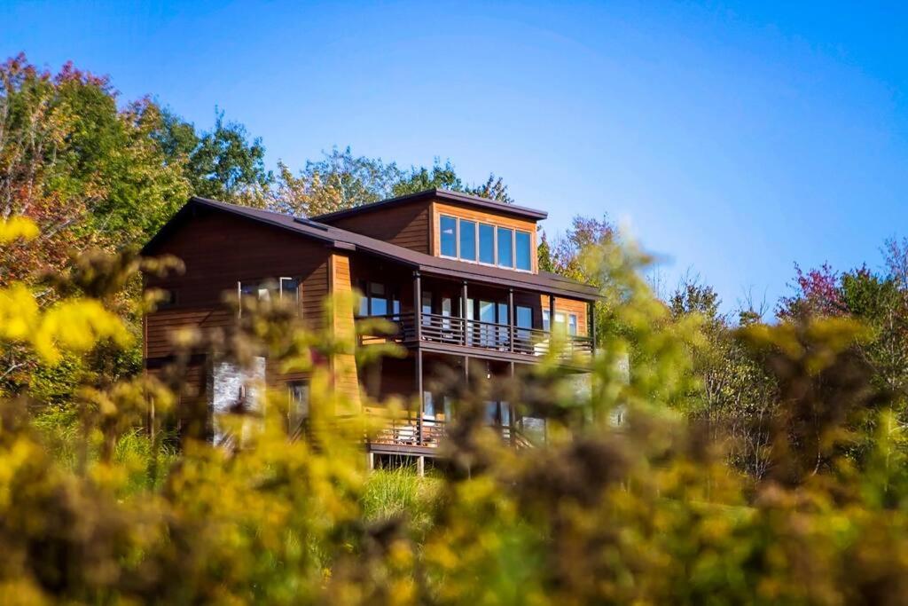 Stone Ledge - B&B