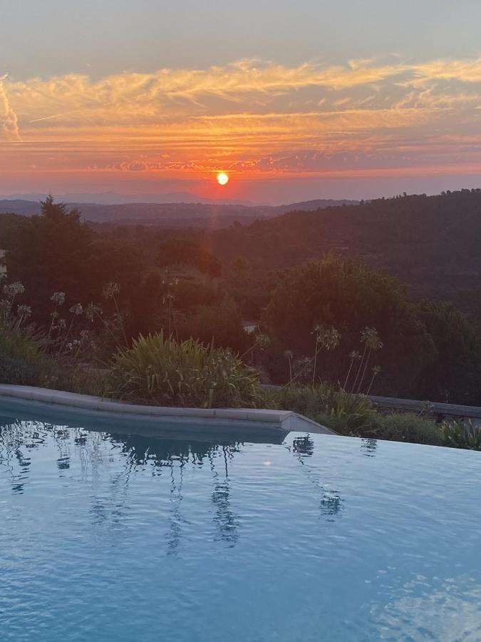 Villa des Sapins - B&B Peymeinade