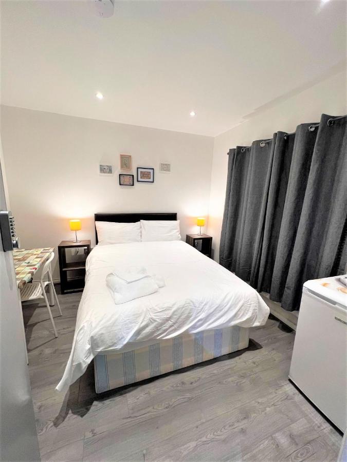 Tweepersoonskamer met Gedeelde Badkamer