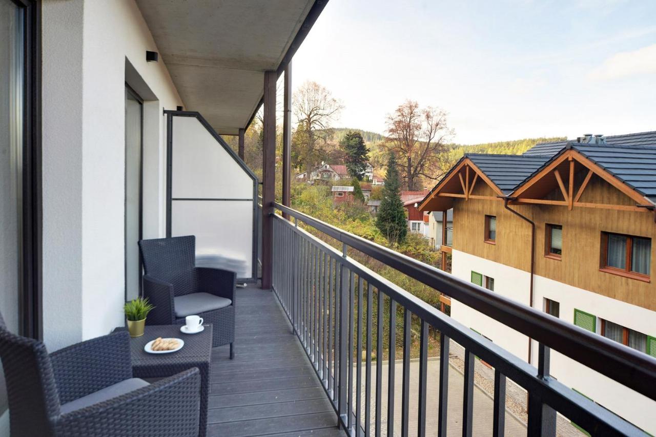 Stylowe i Klimatyczne Apartamenty Sun Seasons 24 w Karpaczu by Noclegi Renters - B&B