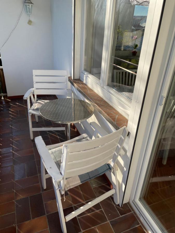 Sonnige 3 Zimmer Wohnung mit schönem Balkon im Grünen - B&B
