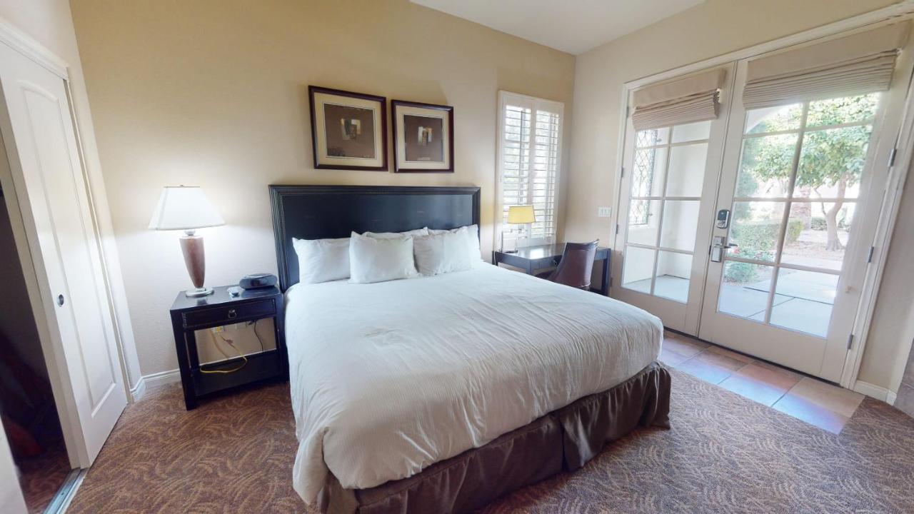 LV028 Private Downstairs Studio on Main Paseo - B&B