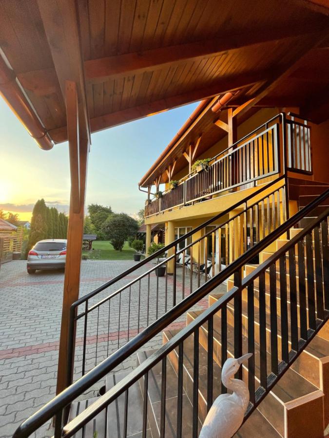Gólyafészek Vendégház - B&B