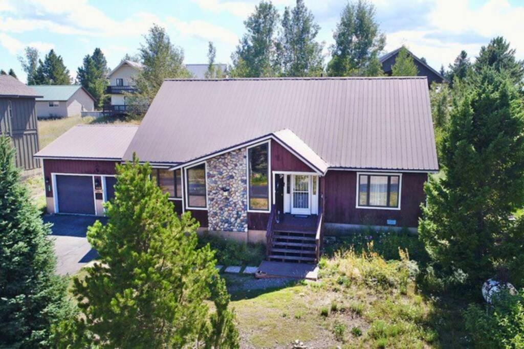 Wapiti View 6-Bedroom Cabin 28mins to Yellowstone - B&B Island Park