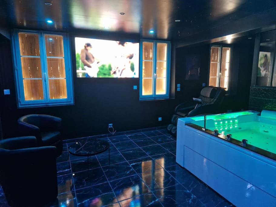 Suite Coquine avec jacuzzi YaoSpa60 - B&B Laigneville