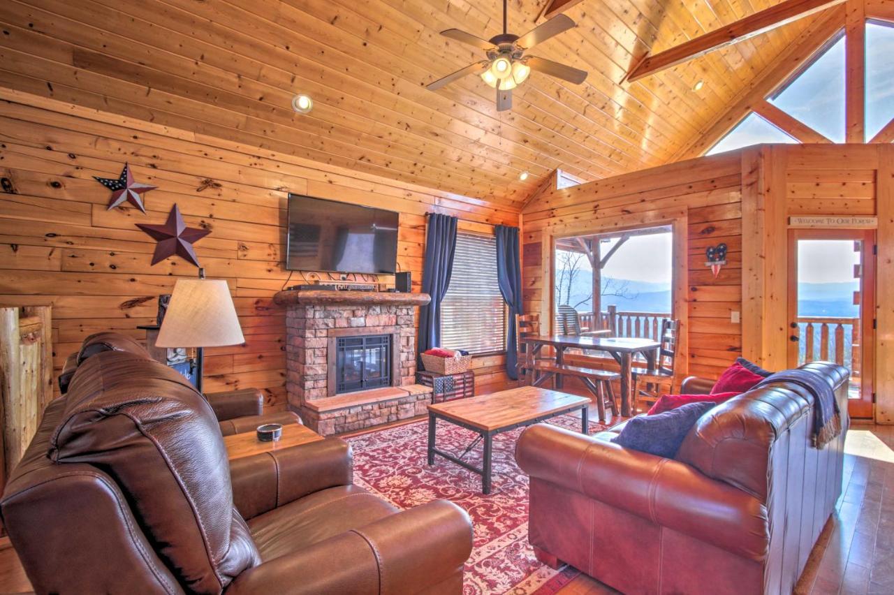 Pigeon Forge Mountain Cabin Hot Tub and Resort Pool - Ferienwohnung Sevierville
