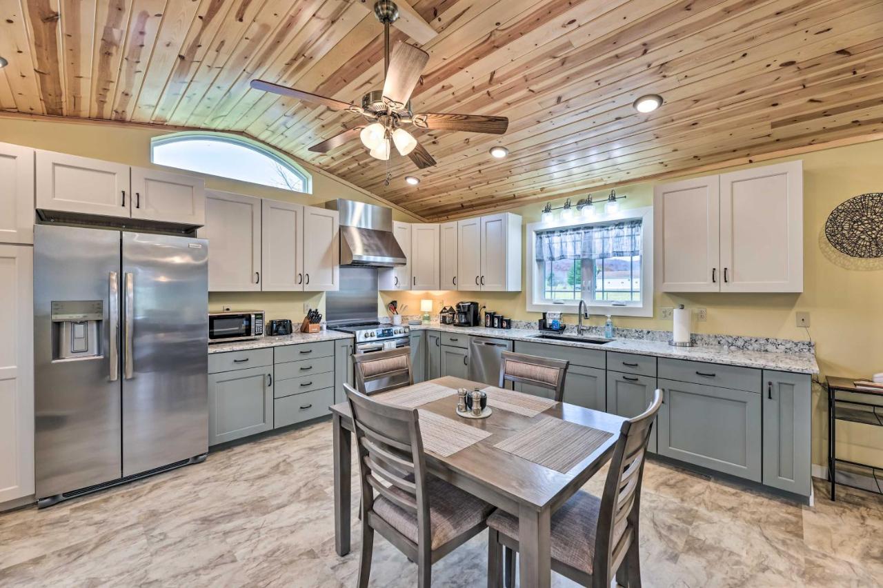 Modern Marlinton Home with Hot Tub and Mtn Views! - Bed and Breakfast