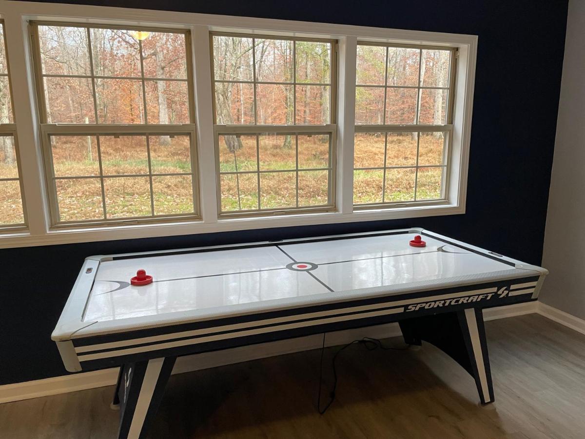 Remodeled Cottage With Sunroom - B&B Manchester