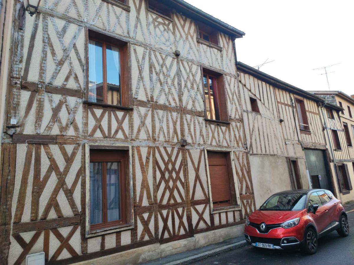 Ciné Loft 55 m2 Centre Ville - Bed and Breakfast