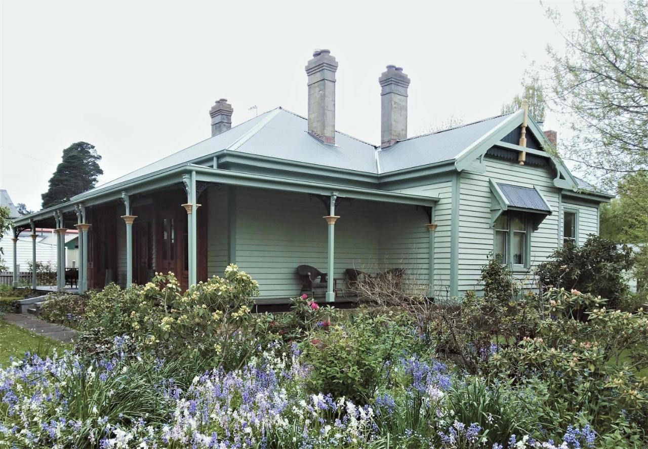 B&B Saint Marys - Oakdene Heritage Accommodation - Bed and Breakfast Saint Marys