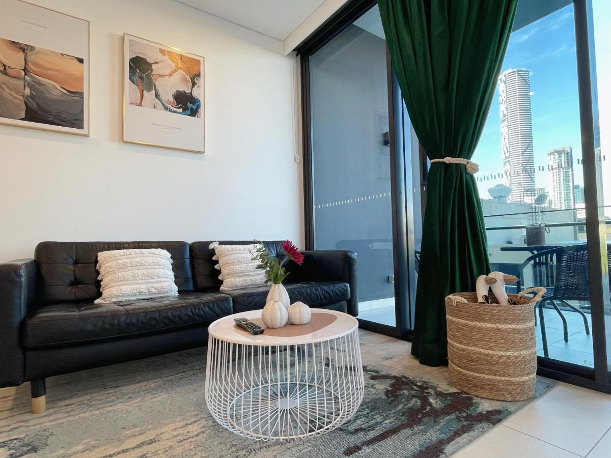 Lovely 2 Beds Apt with City View at South Brisbane - B&B Brisbane