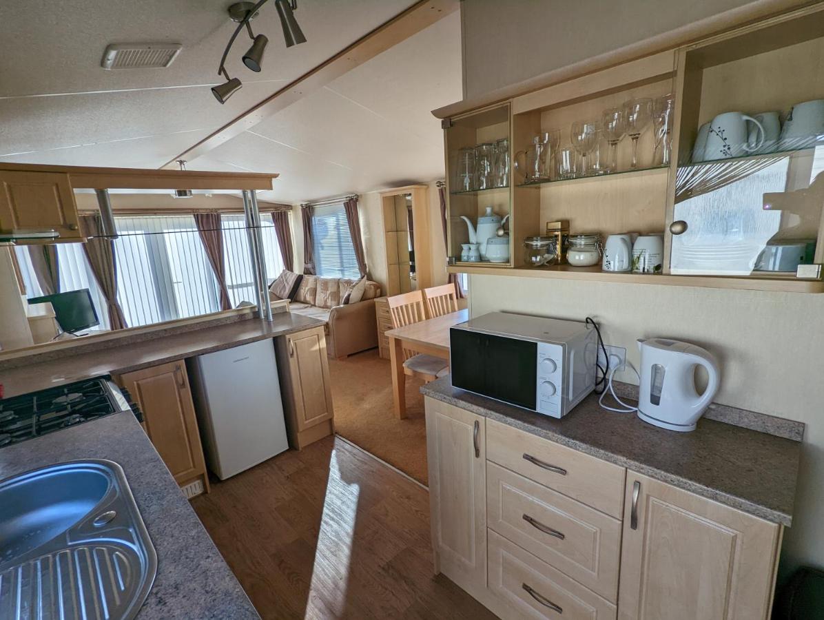 Park Home at Lyons Winkups Holiday Park N.Wales - B&B