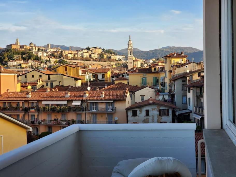 "La mè cá" Intero appartamento in centro con vista sui colli - B&B
