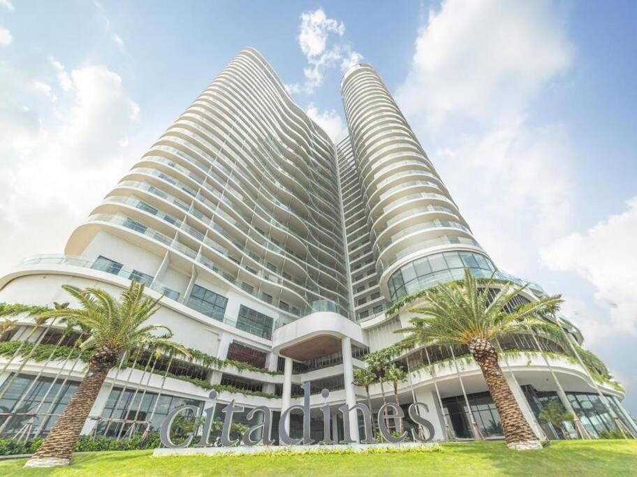 Luxury condo with gorgeous view to Ha Long Bay - B&B