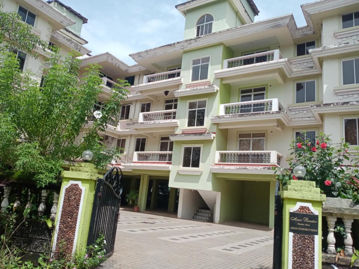 Apartment with Garden View