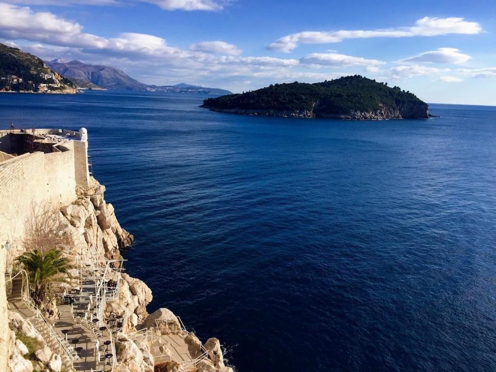 Beautifully Restored 400-year Old House with Stunning Sea Views from the Terrace - Ferienwohnung Dubrovnik