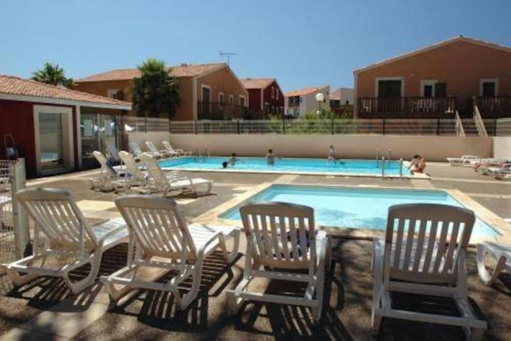 APPART 34 m2 - 300m de la plage - 4 pers - piscine - parking privé - B&B