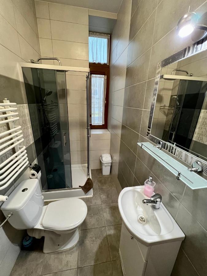 Tweepersoonskamer met een Eigen Externe Badkamer