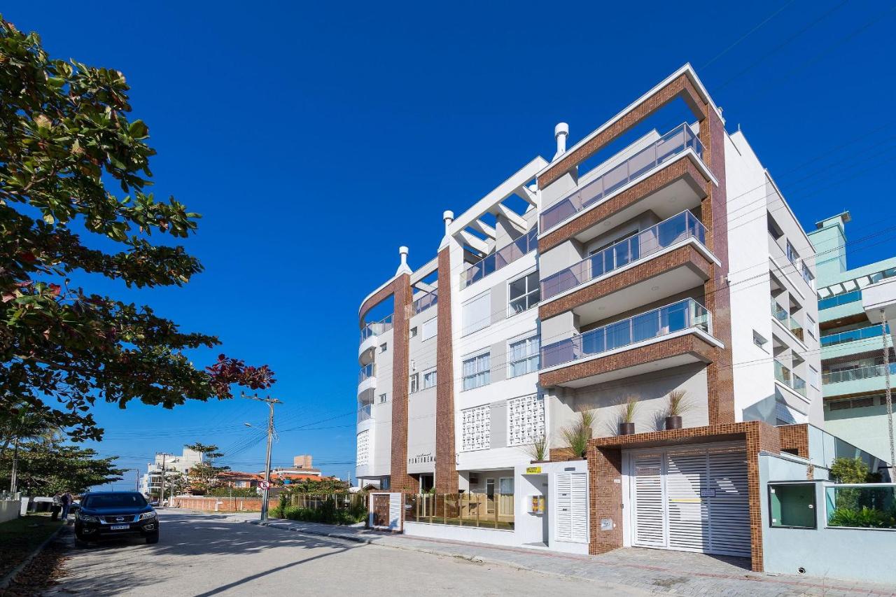 Puntarenas 306 - Excelente cobertura duplex 3 suítes - Finamente mobiliada e decorada - À poucos metros da praia - (Consultar serviços de roupa de cama e banho) - B&B