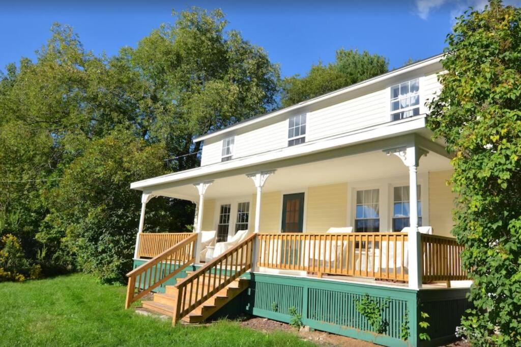 Cloud Crowd - B&B Bloomville
