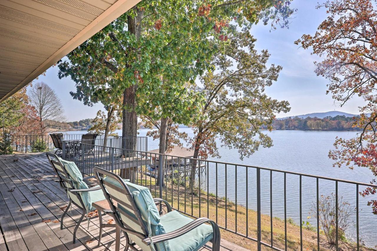 Hot Tub and Dock Lakefront Home in Hot Springs - Bed and Breakfast Hot Springs