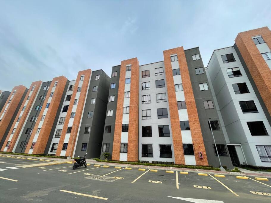 Hermoso apartamento en jamundi con piscina y parqueadero - Ferienwohnung