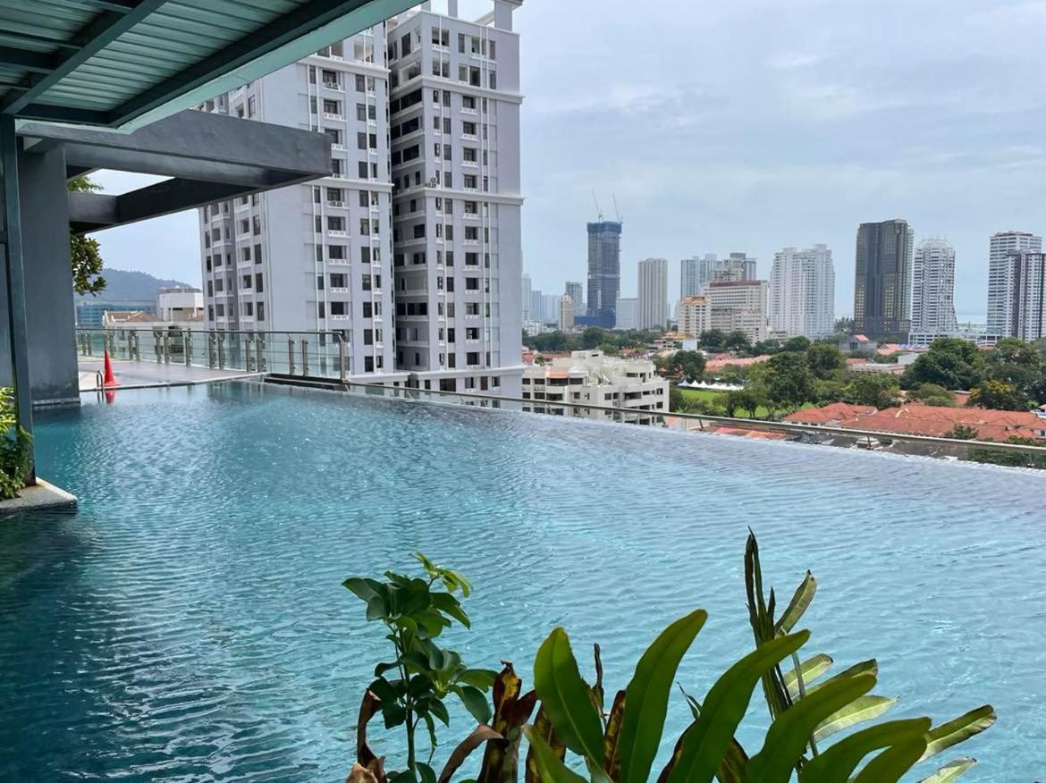 The Pine, 3BR Seaview by WStay @ Tropicana 218 Macalister - B&B