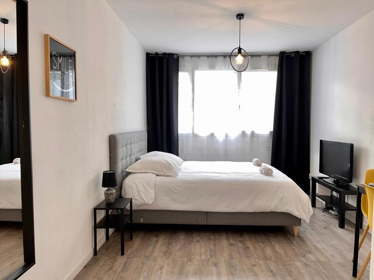 B&B Grenoble - Studio Grenoble Gare GEM PLACE PARKING GRATUIT - Bed and Breakfast Grenoble