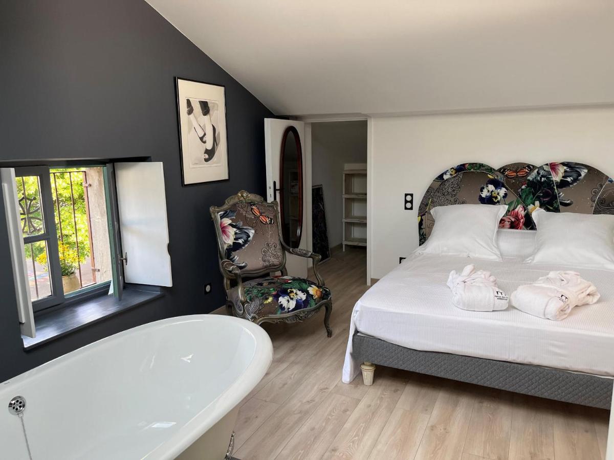 Deluxe One-Bedroom Apartment with City View