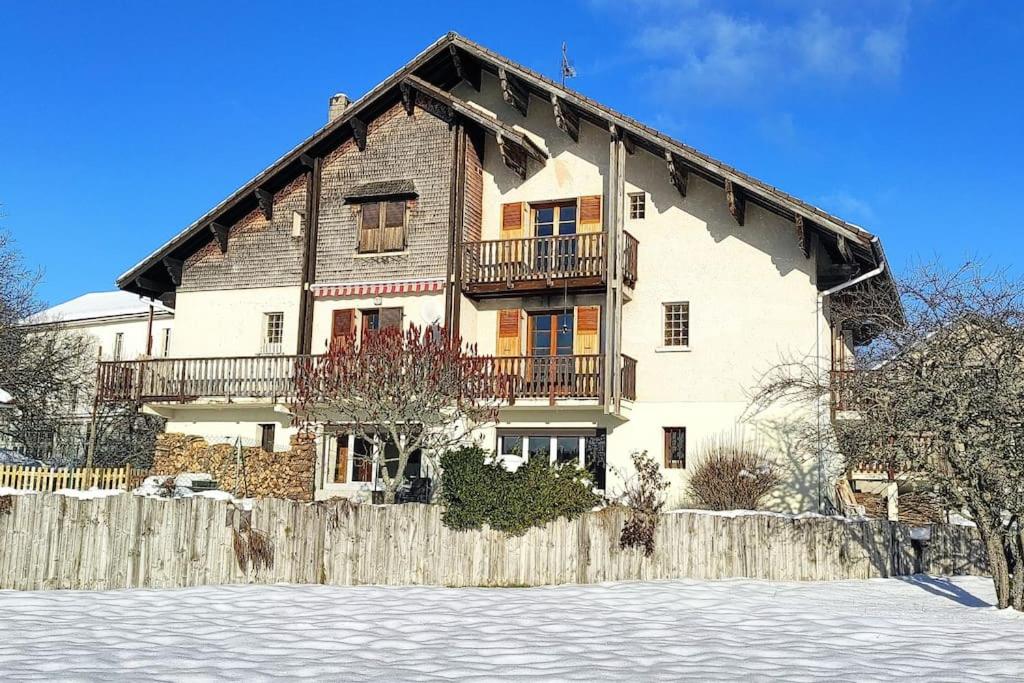 Studio avec belle vue proche du lac Genin Echallon - B&B
