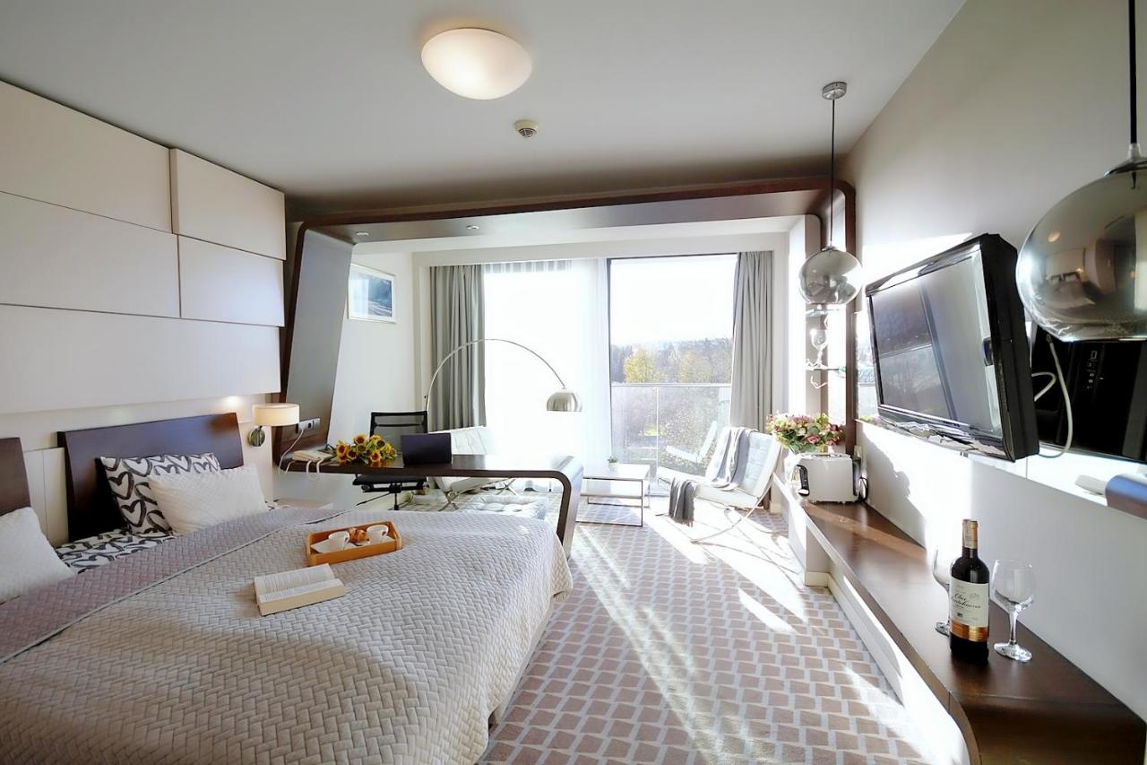 309 W PIĘCIOGWIAZDKOWYM MARINE HOTEL prawie na plaży Rowery Jacuzzi Sauna w Obiekcie DOBRUK APARTAMENTY - Chambres d'hôtes Kołobrzeg