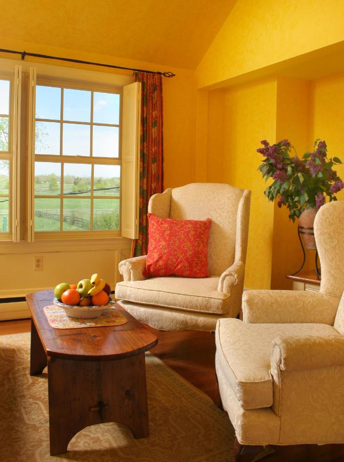 King Suite with Pool View