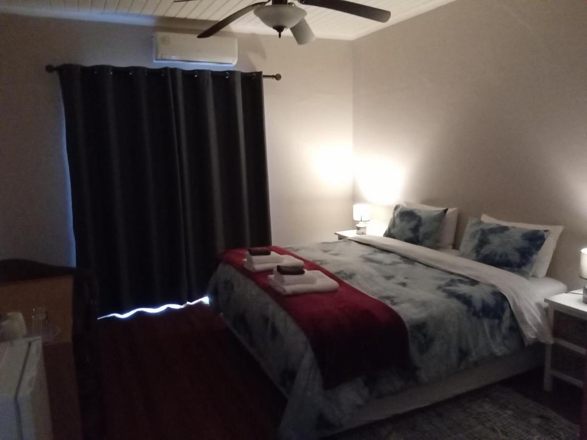 10 on Fairview B&B - Bed and Breakfast Paarl