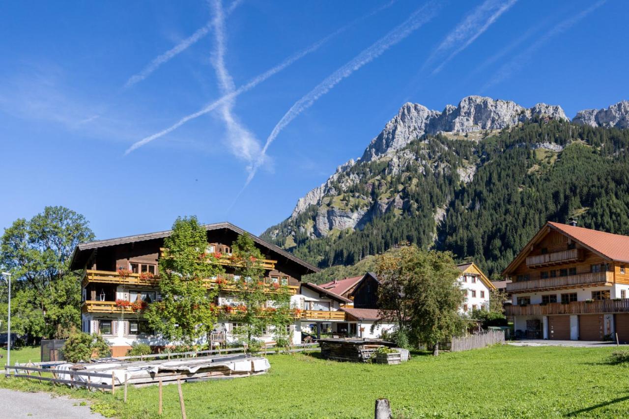 Landhaus Perktold - Ferienwohnung Nesselwängle