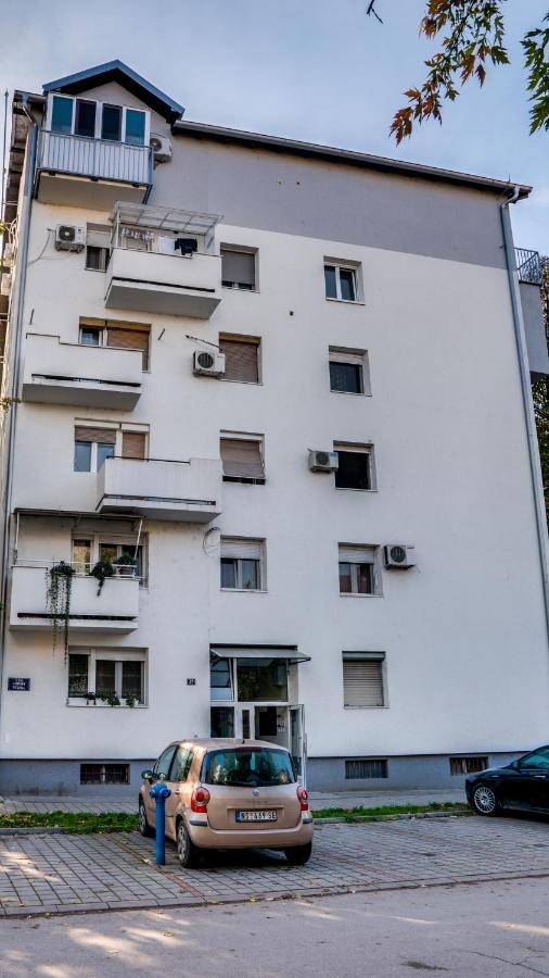 SPA apartment YIN - hot tub, sauna, spa - Ferienwohnung Novi Sad