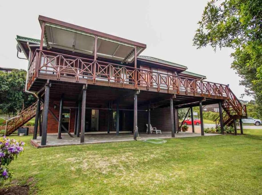 Birdsong Your Brenton-on-Sea home-away-from-home - B&B