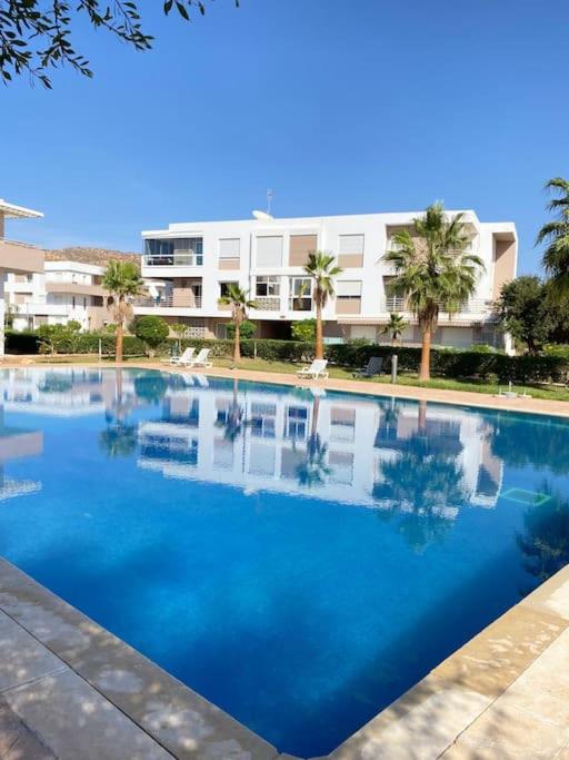 bel appartement avec piscine résidence taflout agadir - B&B