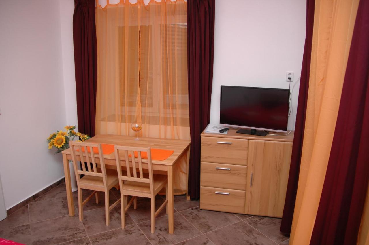 Luxury One-Bedroom Apartment