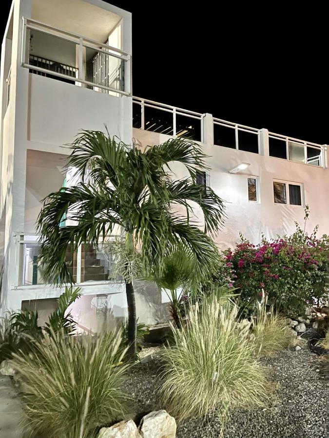 Maho Beach Oceanfront Suite - B&B Maho Reef