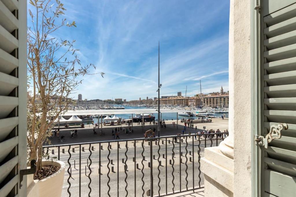 LE M Luxueux appartement sur le Vieux port de Marseille - B&B