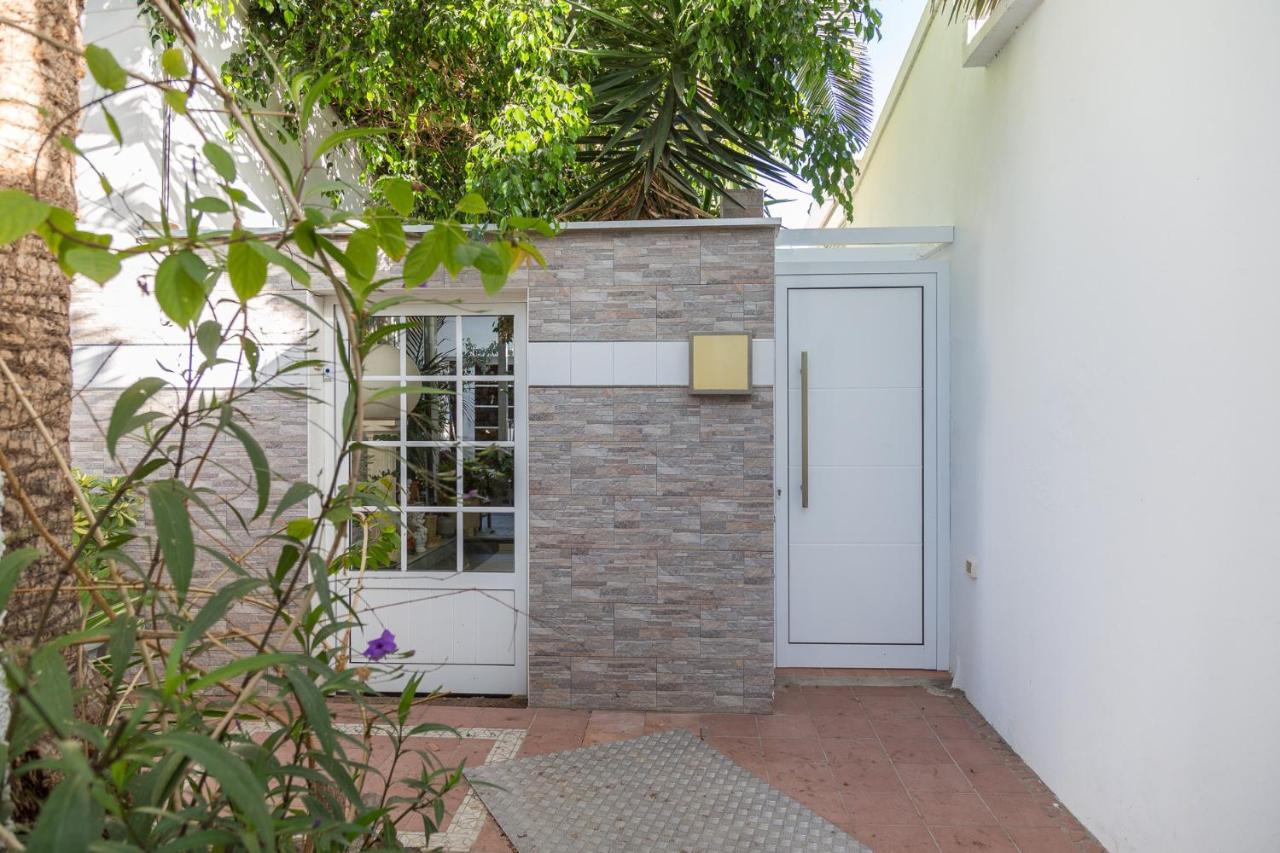 Luxury Bungalow - Private Terrace - Pool - AirCon - B&B