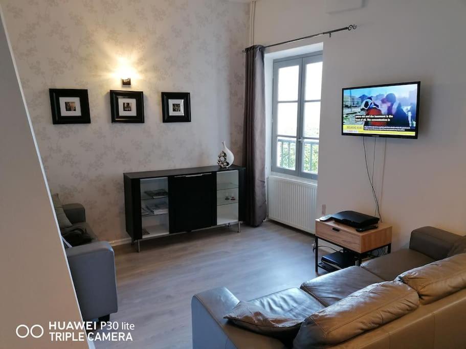 L'ancienne Forge - a stylish medieval holiday home - B&B Confolens