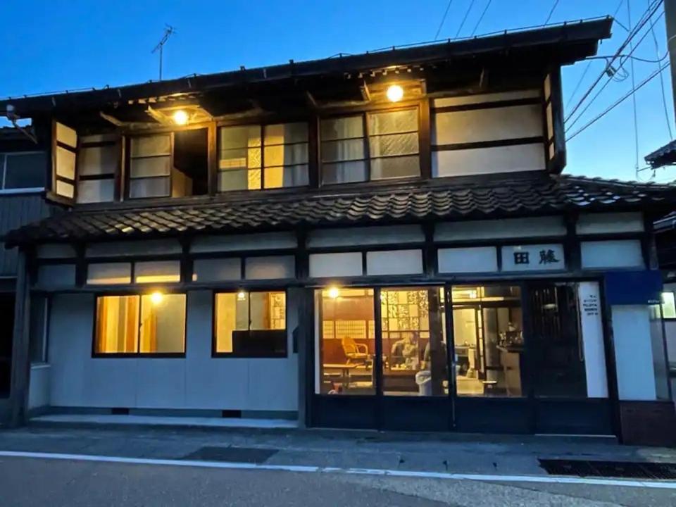 囲炉裏町家Guesthouse FUJITA 一棟貸切 villa 無料駐車場 - Chambres d’hôtes