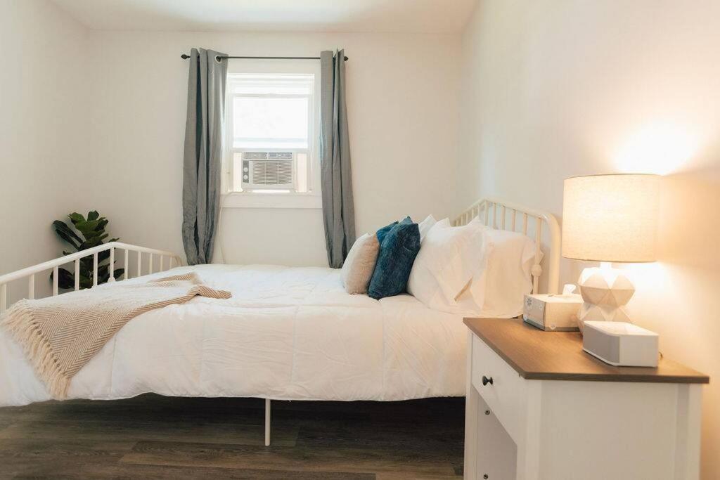 Cozy Farmhouse Apartment in Bristol 2 bed 1 bath - B&B Bristol