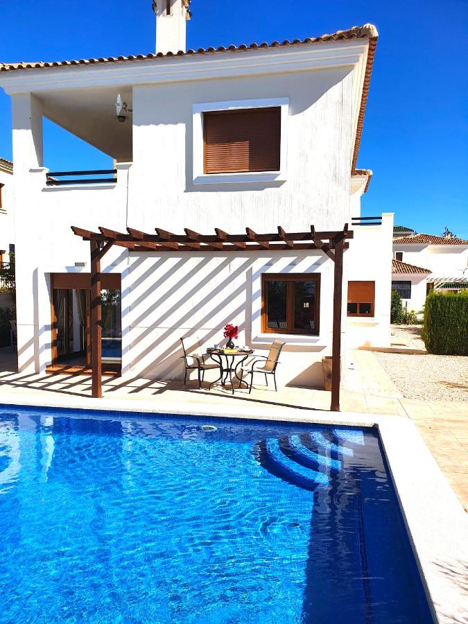 B&B Murcia - Espectacular Villa PISCINA PRIVADA Altaona GOLF - Bed and Breakfast Murcia