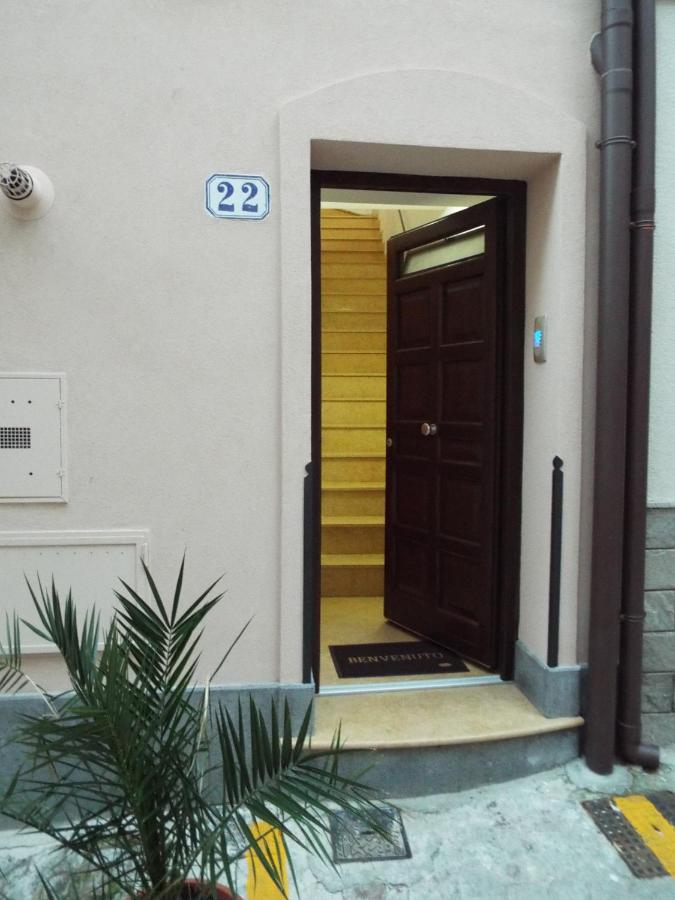 The House of Castle Apartments - B&B