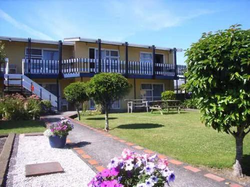B&B New Plymouth - Parkside Motel and Apartments - Bed and Breakfast New Plymouth