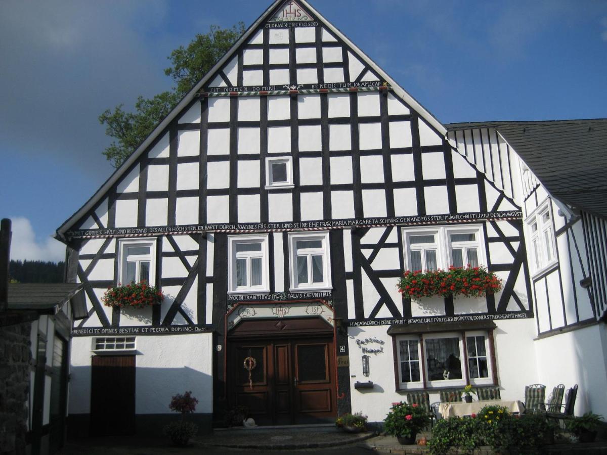 B&B Schmallenberg - Pension Hampel - Bed and Breakfast Schmallenberg